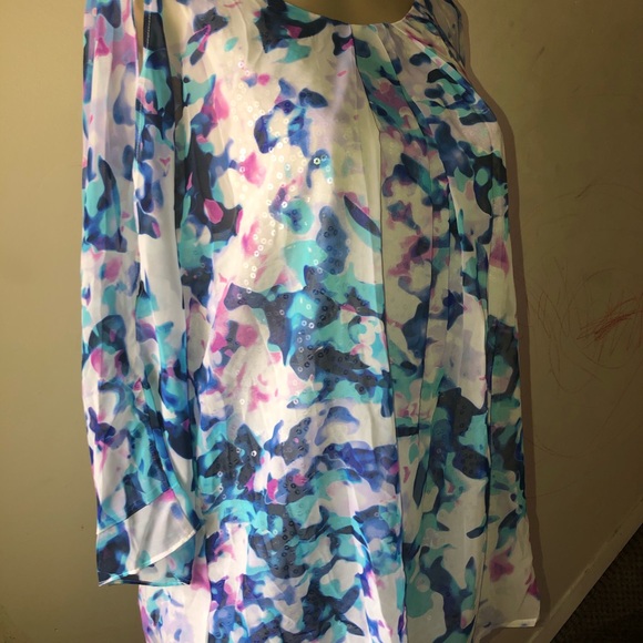 Jennifer Lopez cold shoulder Multi-color top - Picture 2 of 10